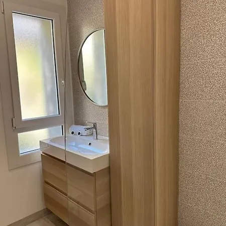 La Deauvilloise Yourhosthelper * דוביל